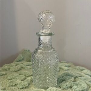 Elegant  Glass Decanter with Stopper textured pattern